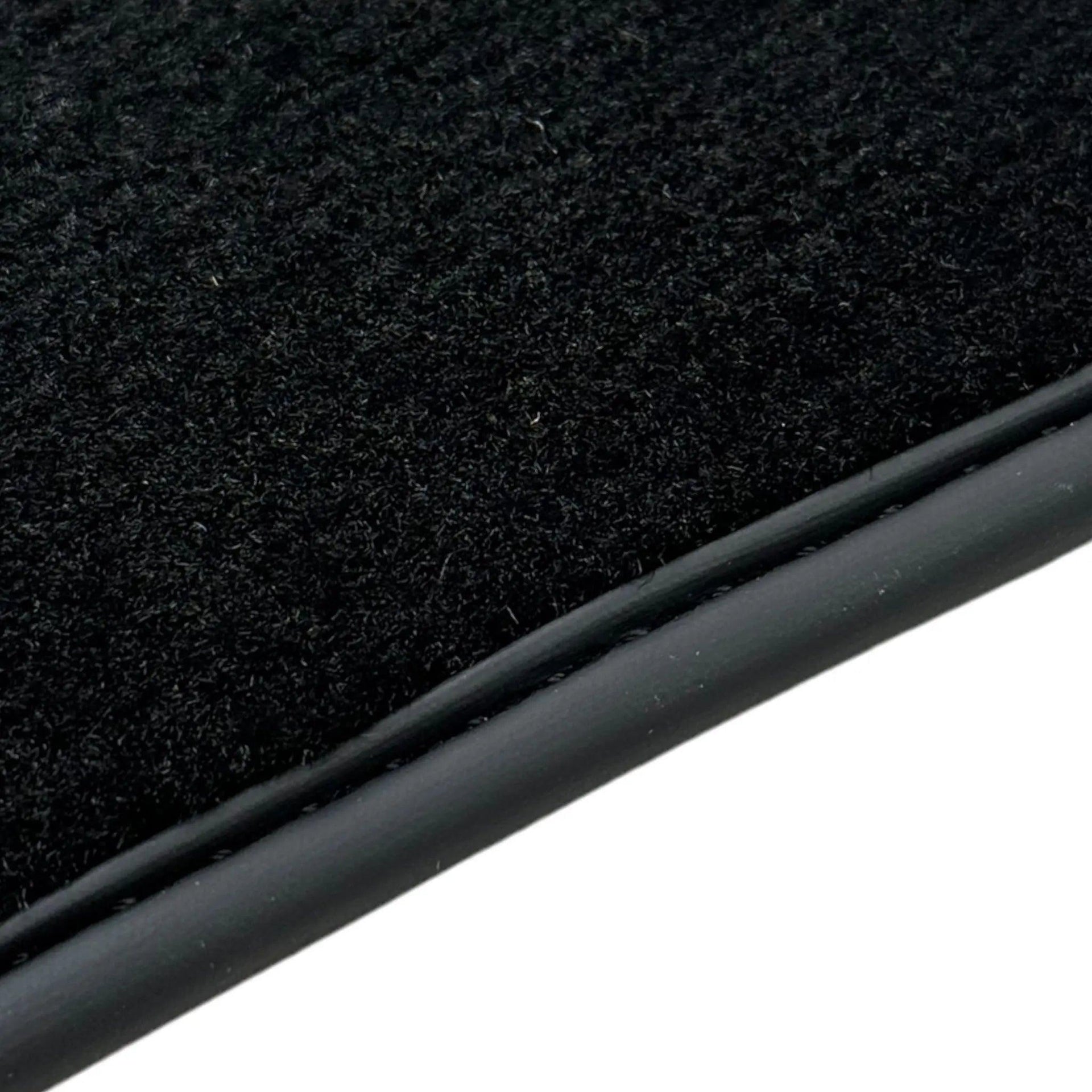 Black Floor Mats for Jeep Grand Cherokee Trackhawk (2018-2021) - AutoWin