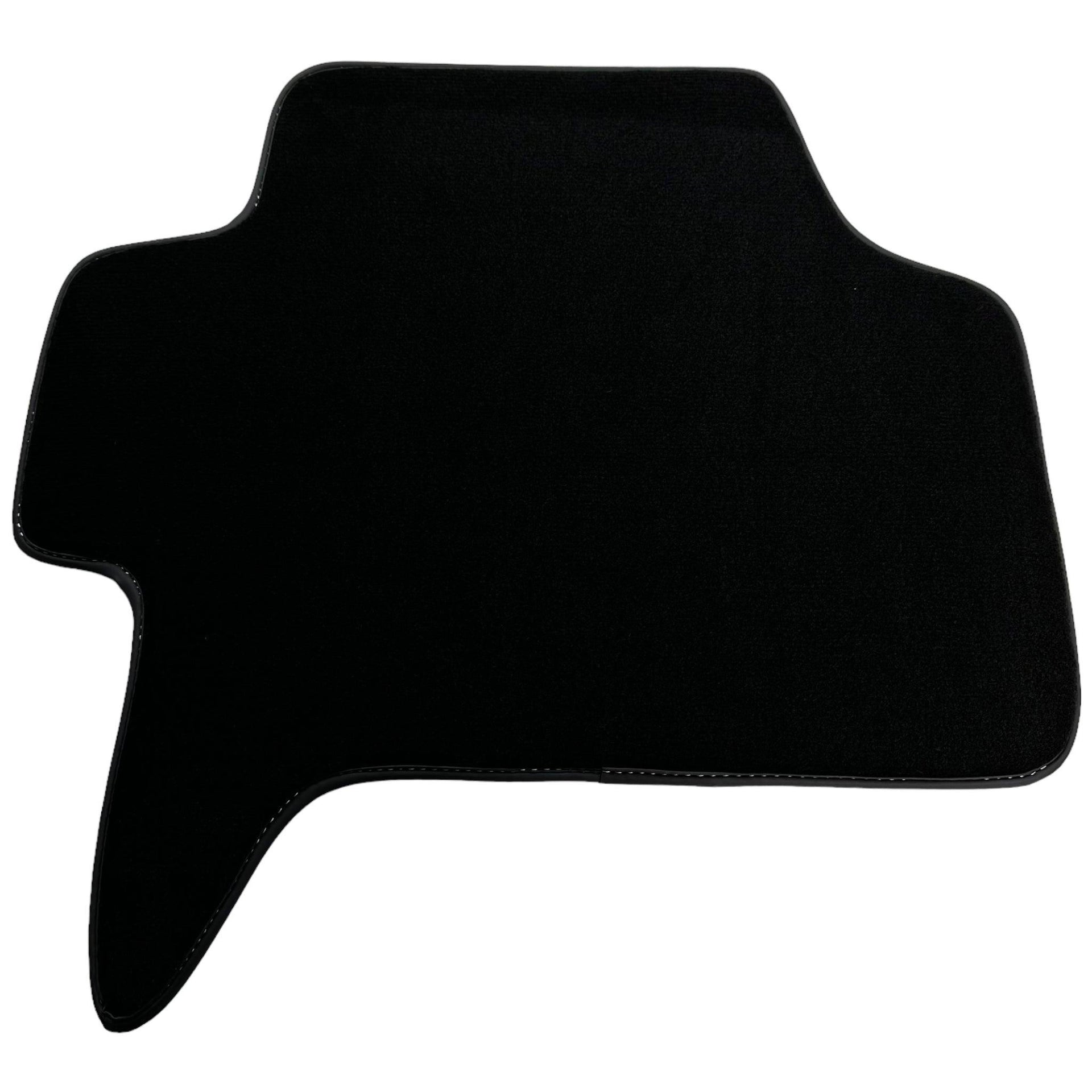 Black Floor Mats For Mitsubishi Pajero Sport (2009-2015) - AutoWin