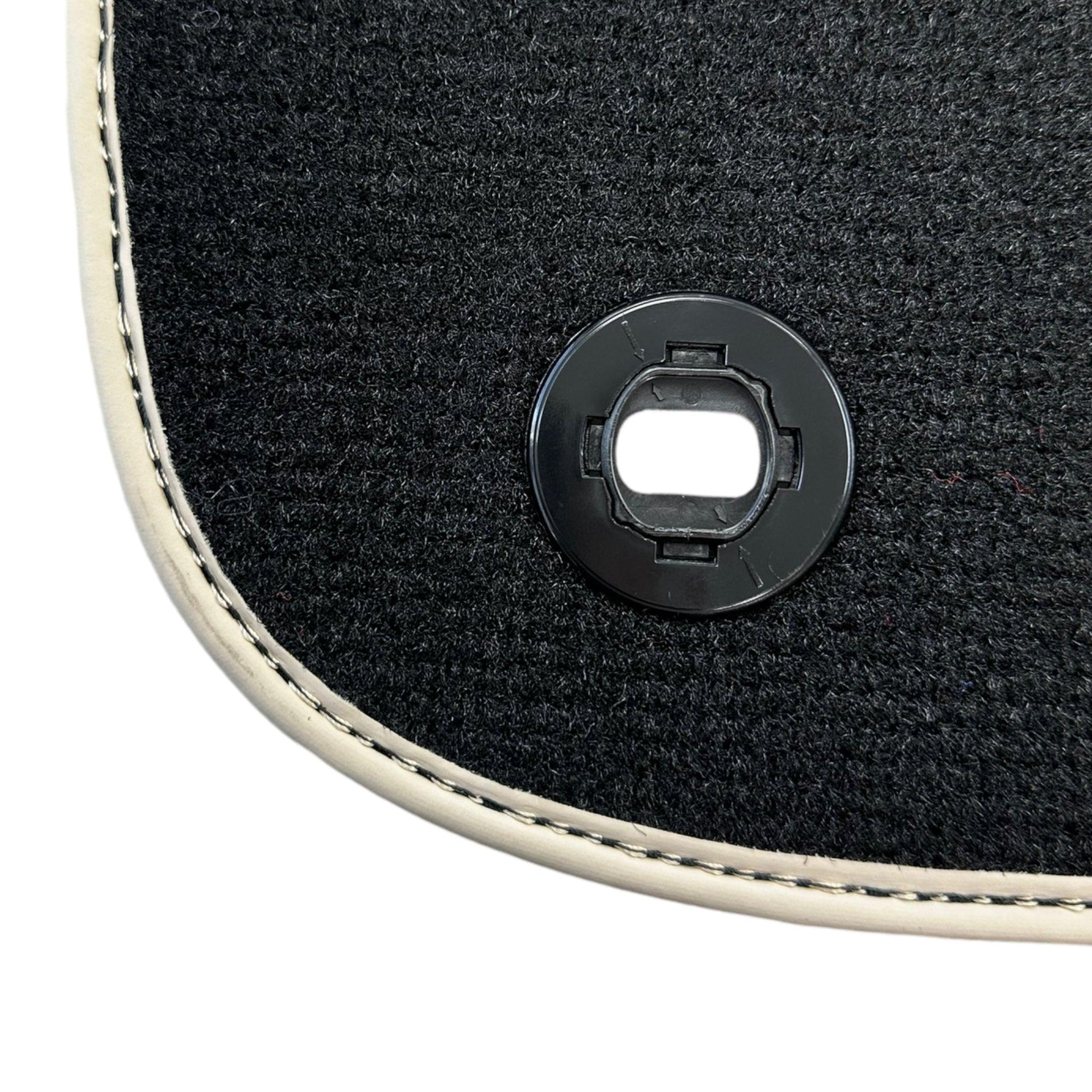 Black Floor Mats For Toyota RAV4 (2013-2018) ER56 Design - AutoWin