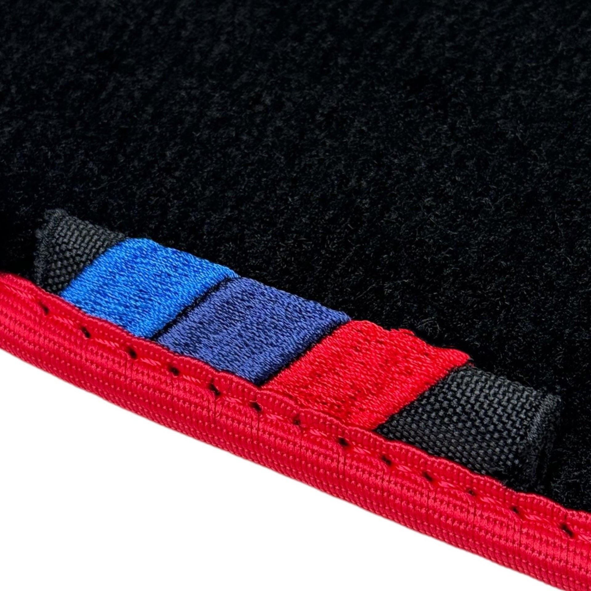 Black Mats For BMW 5 Series E28 Sedan | Red Trim - AutoWin