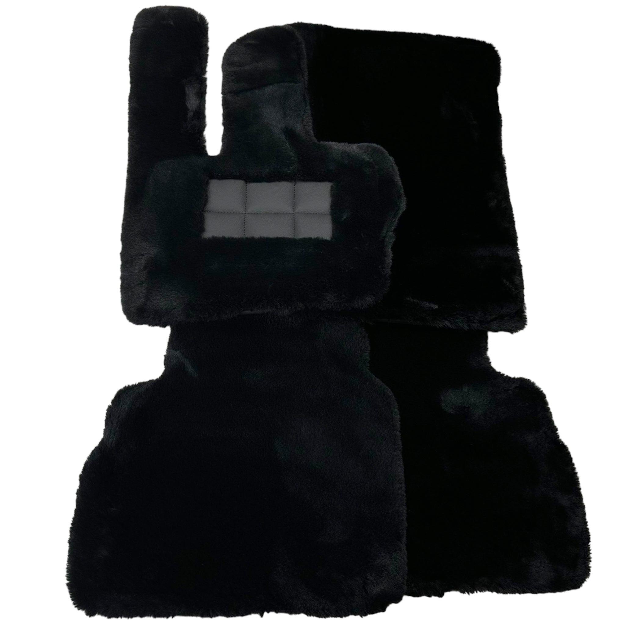 Black Sheepskin Floor Mats For Mercedes Benz C-Class W202 Sedan (1993-2000) | ER56 Design - AutoWin