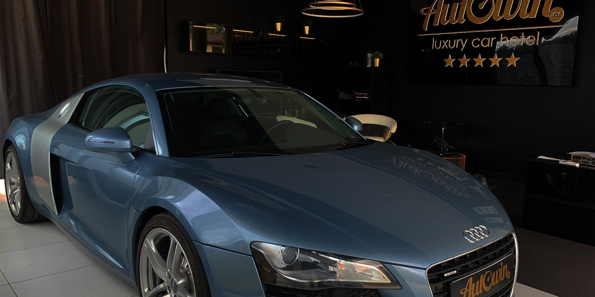 Audi R8  - AutoWin