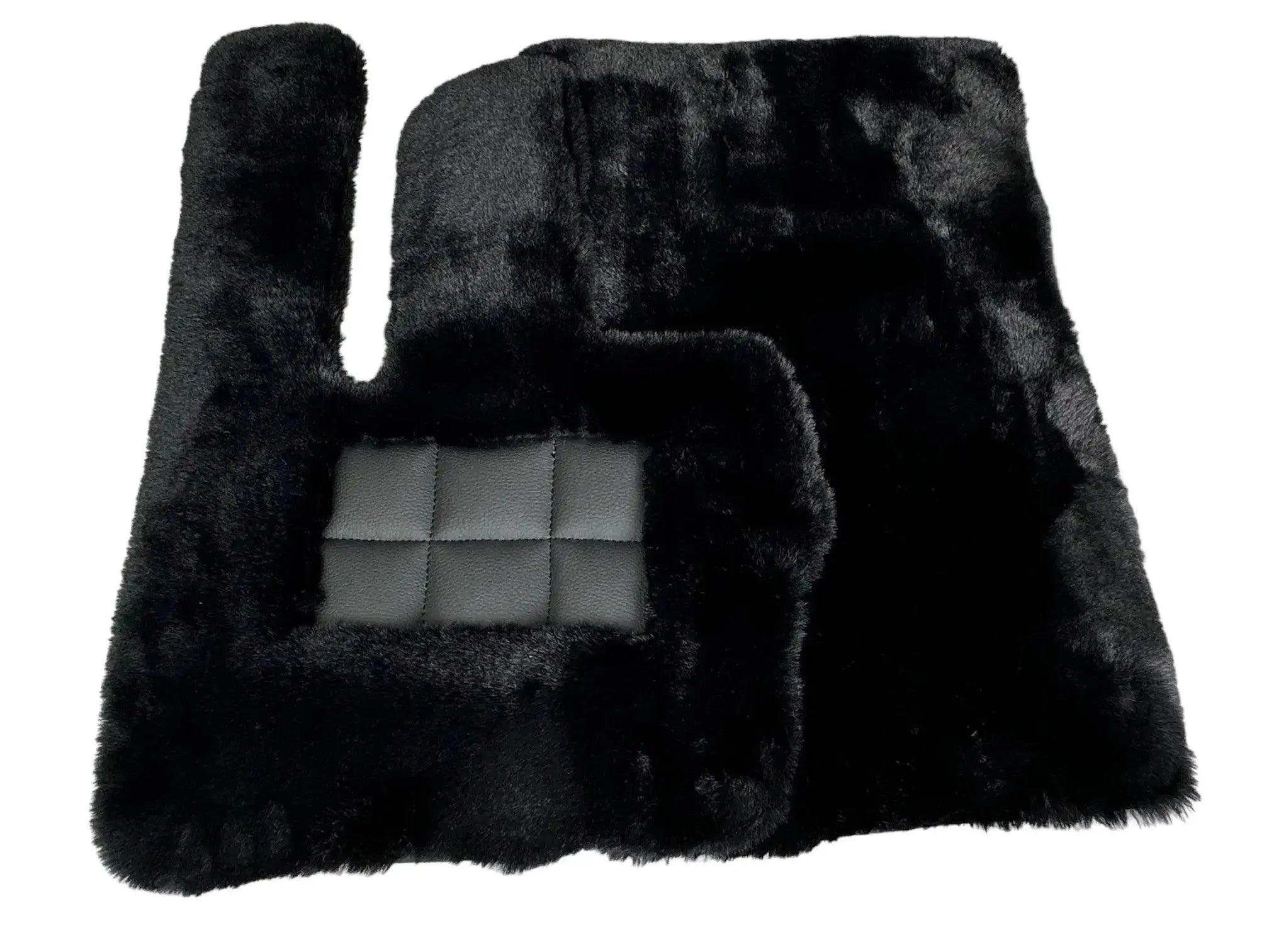 Black Sheepskin Floor Mats For Mercedes Benz B-Class W246 (2011-2019) | ER56 Design - AutoWin