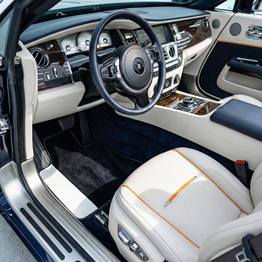 Mats de carro pretos para Rolls Royce Dawn (2016-2023) com couro branco