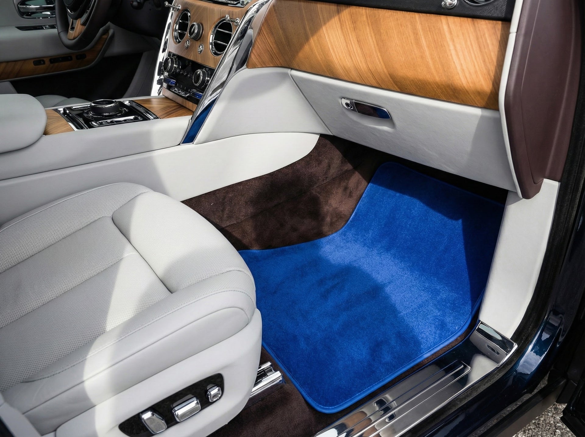 Floor Mats For Rolls Royce Cullinan Rr31 2018-2025 Red - AutoWin.EU