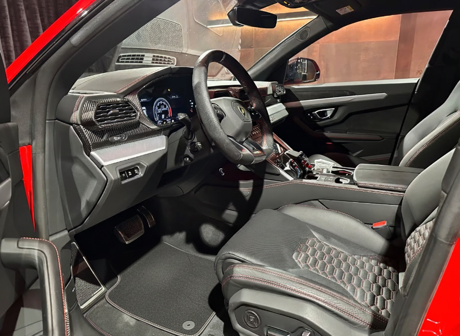 Tapetes Personalizáveis para Lamborghini Urus Edição Amarela e Preta