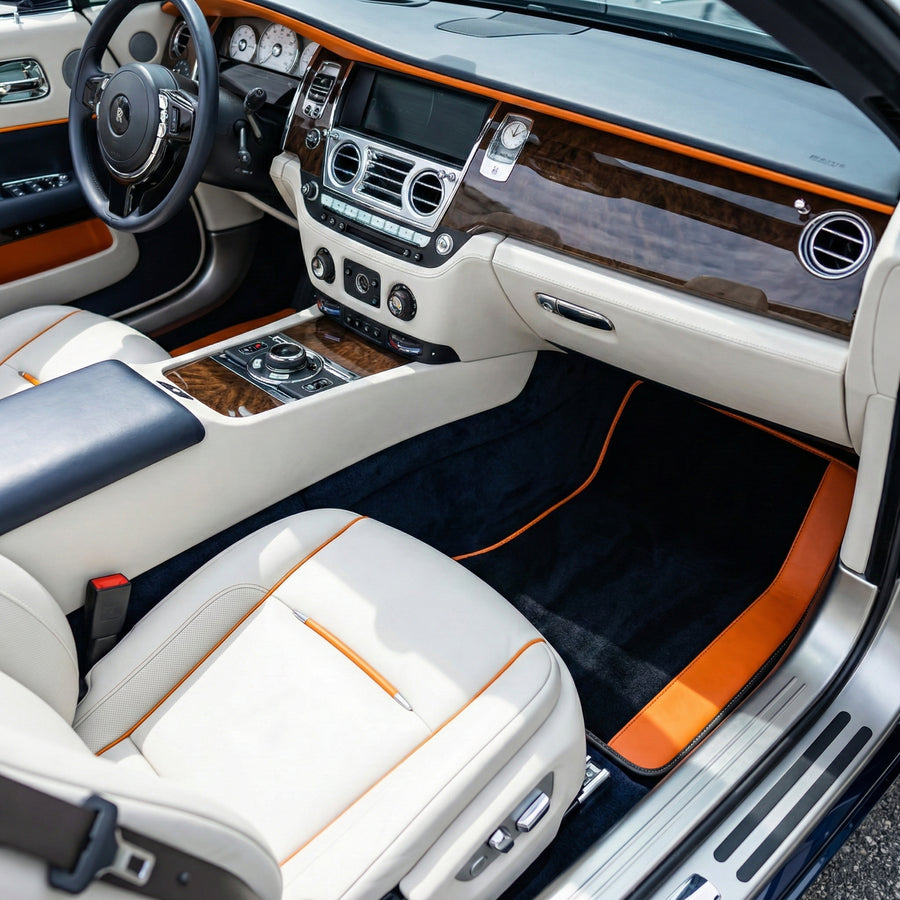 Tapetes de carro personalizados em preto para Rolls Royce Dawn (2016-2023) com couro laranja