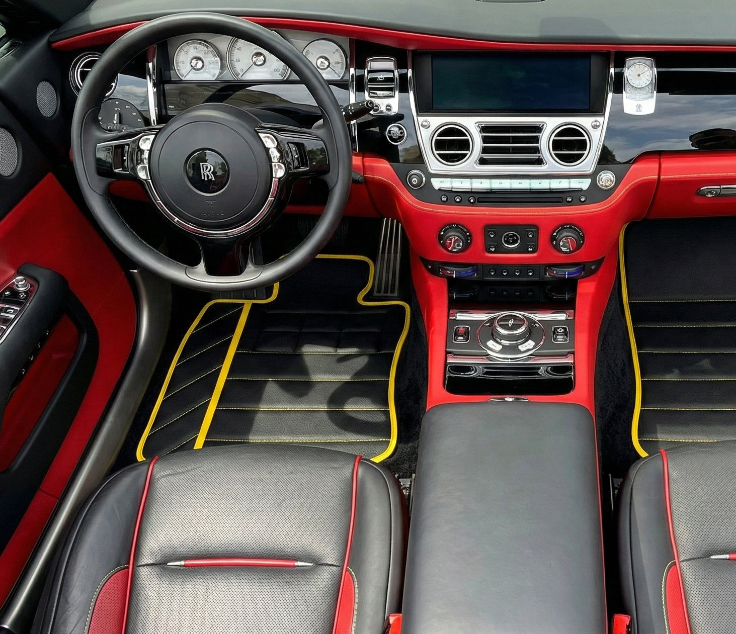 Customizable Leather Floor Mats with Symmetrical Hex Pattern for Rolls Royce Dawn (2016-2023) - AutoWin