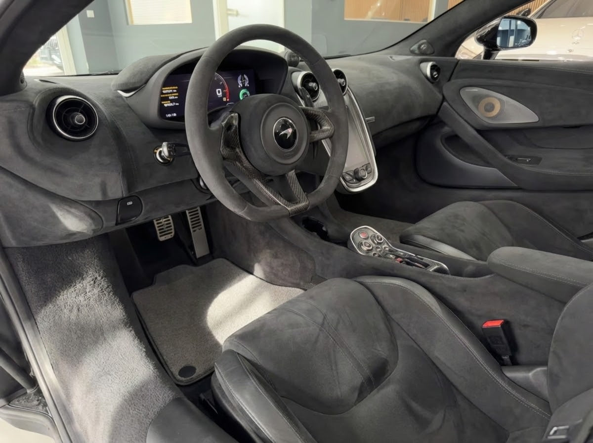 Customizable Floor Mats From Carpet With Leather for McLaren 600LT (2018-2020) - AutoWin