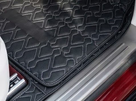 Tapetes de carro de couro preto personalizados para Rolls-Royce Spectre (2023-2024)