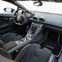 Tapetes de Carro Pretos Personalizados para Lamborghini Huracan STO com Acabamento Branco