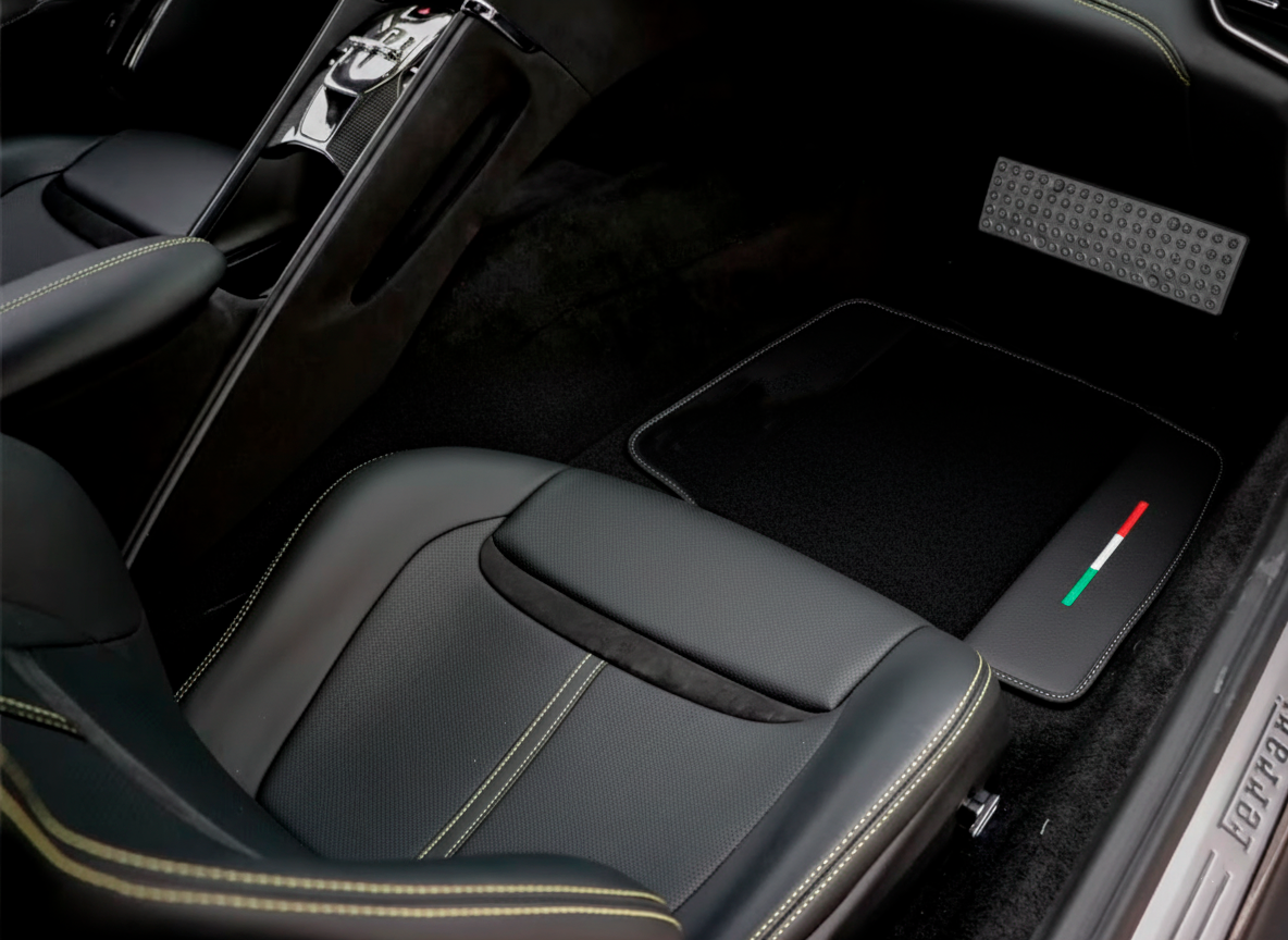 Tapetes de carro pretos para Ferrari Roma (2021-2024) com couro