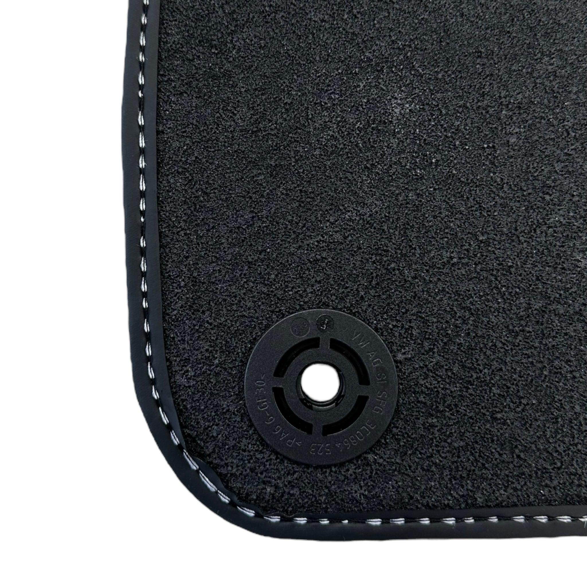 Black Floor Mats for Porsche Macan (2014-2023) - AutoWin