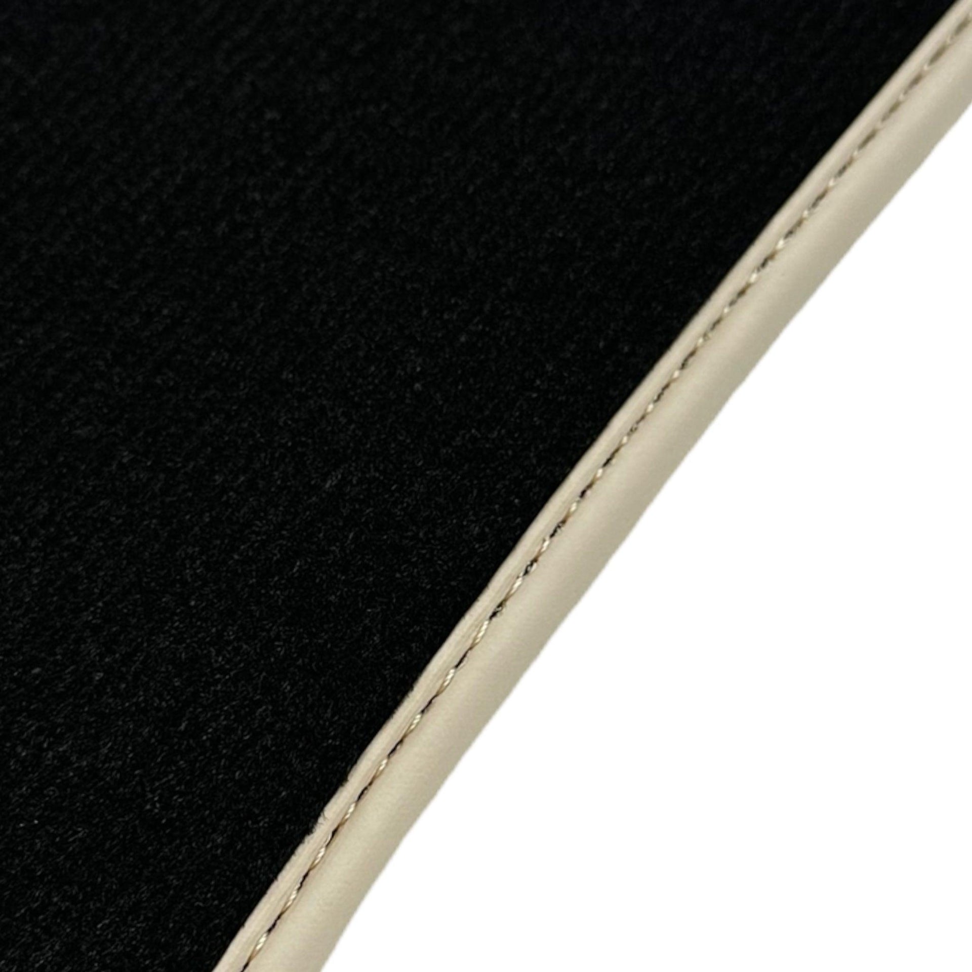 Black Floor Mats For Toyota Hilux (1998-2005) ER56 Design - AutoWin