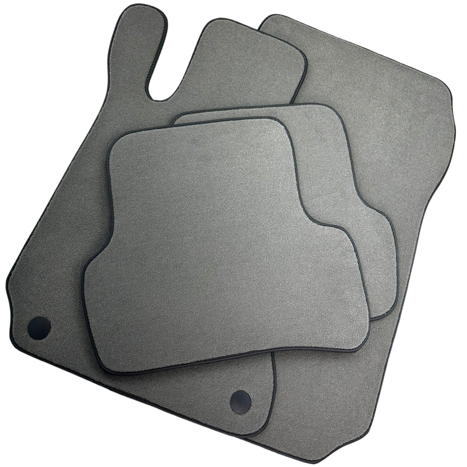 Grey Floor Mats For Mercedes-Benz C-Class W204 (2007-2014) - AutoWin