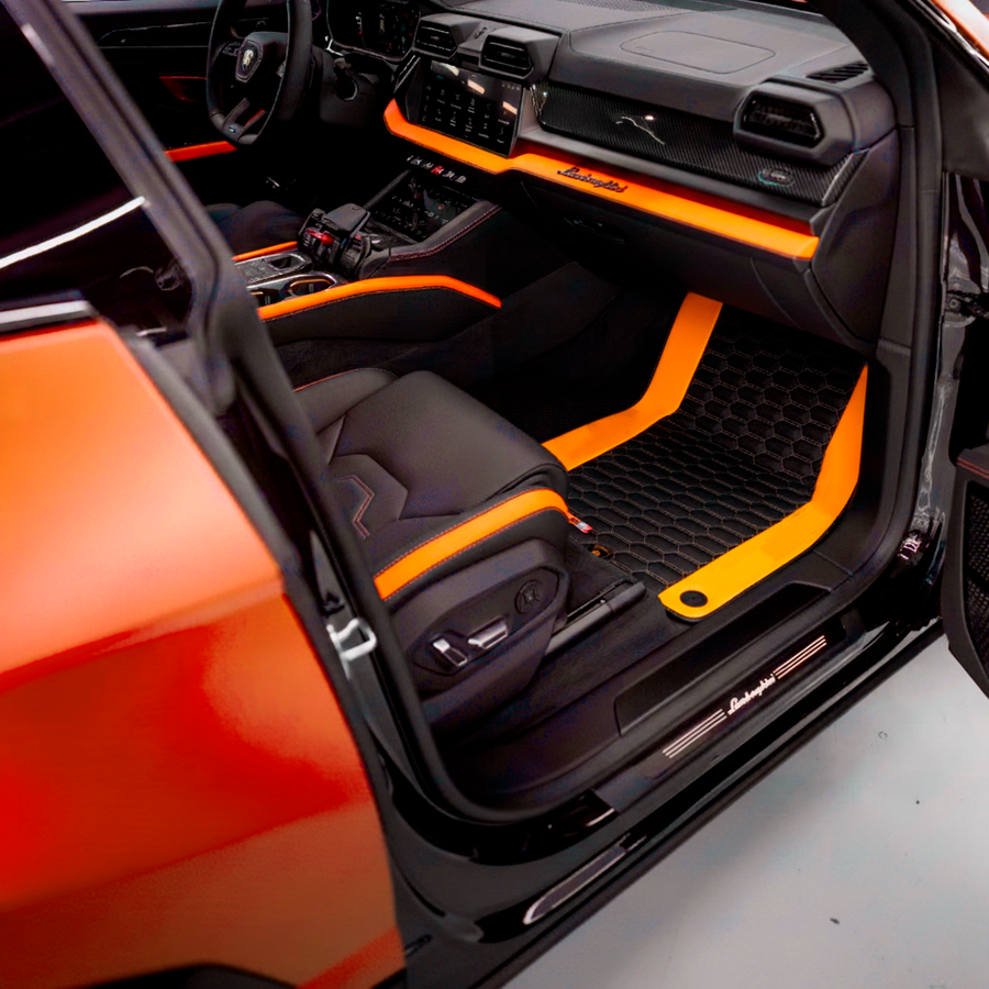 Tapetes de carro negros personalizáveis para Lamborghini Urus com couro laranja