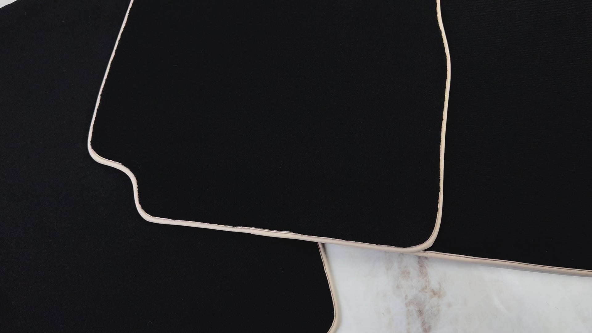 Mats de Carro Pretos para Nissan Patrol (1988-1998) | Acabamento Bege - AutoWin