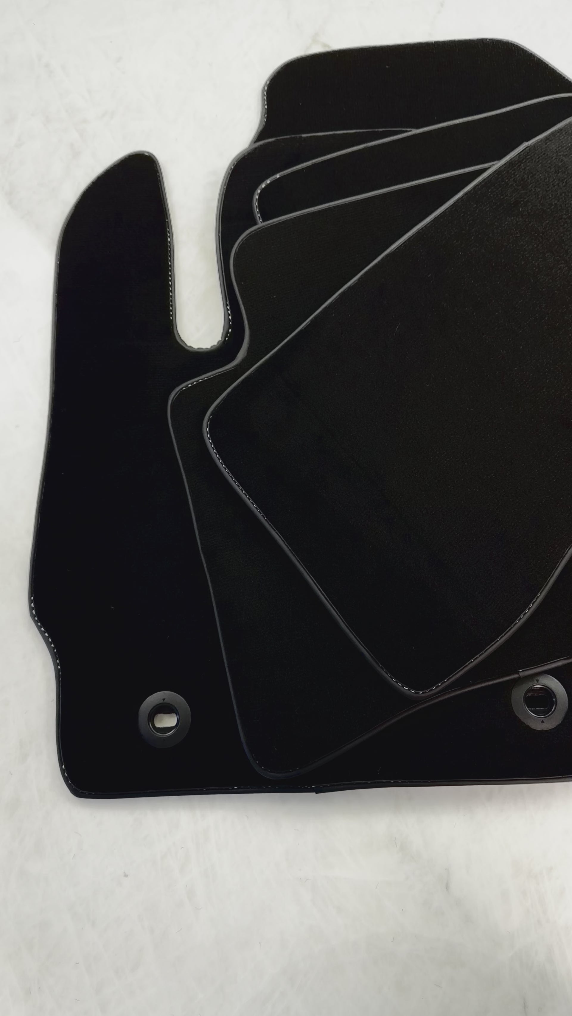 Mats pretos para Toyota Corolla CR1 (2019) - AutoWin