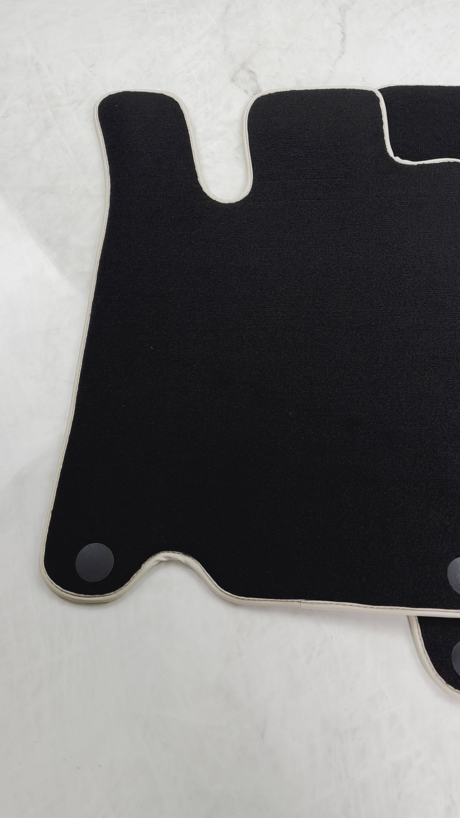 Mats de carro pretos para Mercedes-Benz SL-Class R230 (2001-2012) com borda bege - AutoWin