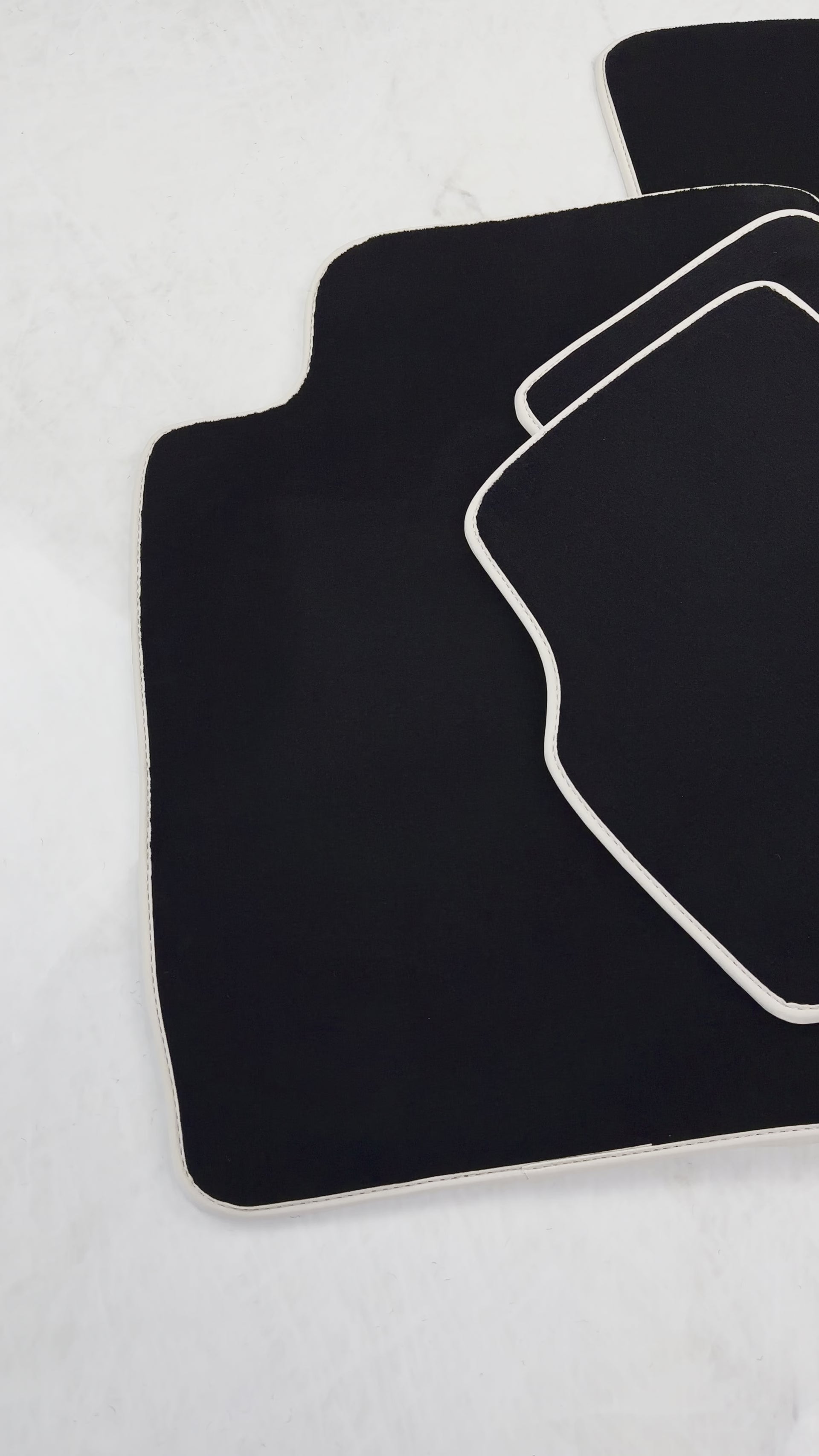 Mats de carro pretos para Alfa Romeo 159 (2005-2011) - AutoWin