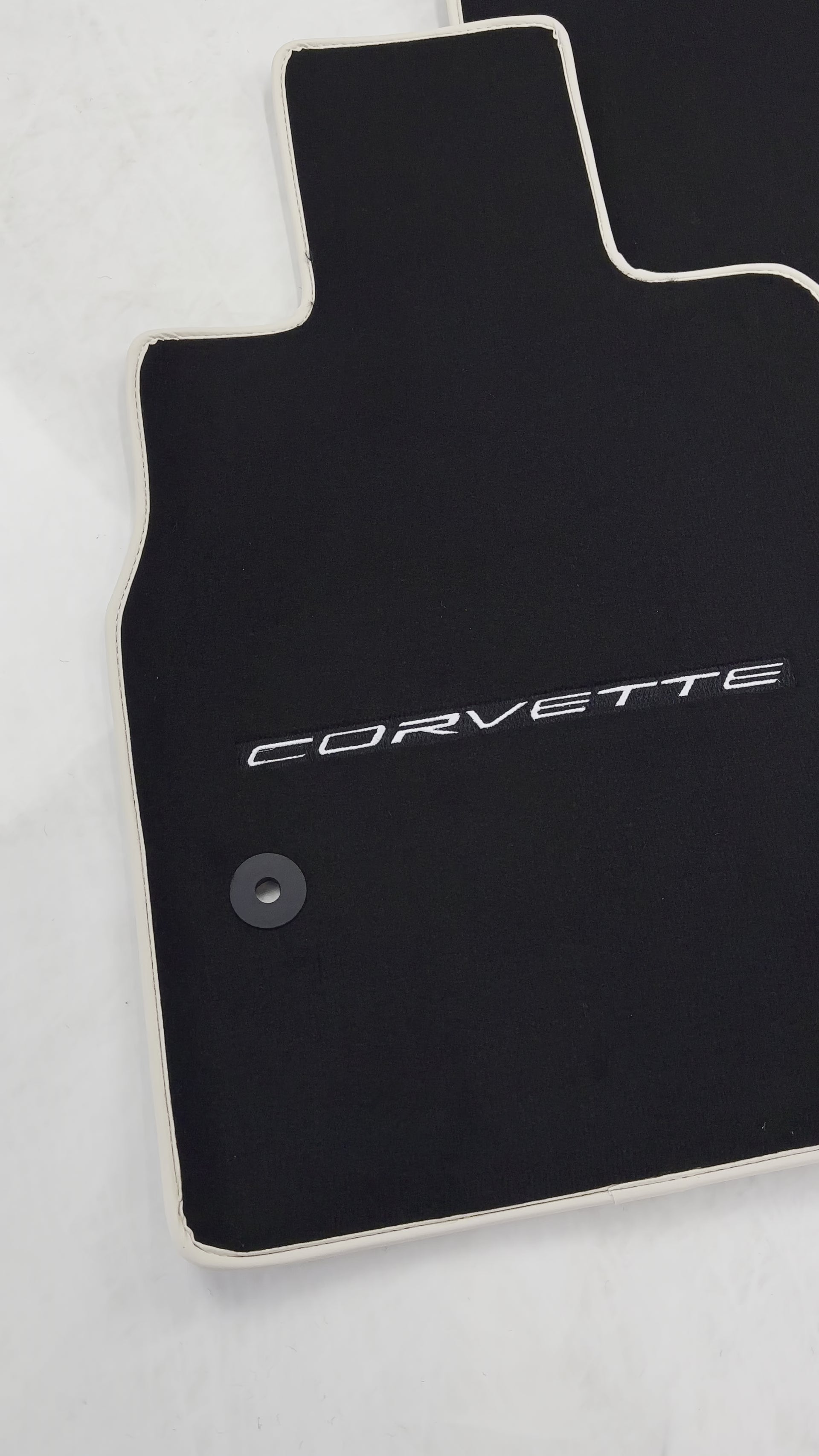 Tapetes pretos para carro Chevrolet Corvette C8 (2020-2024) - AutoWin