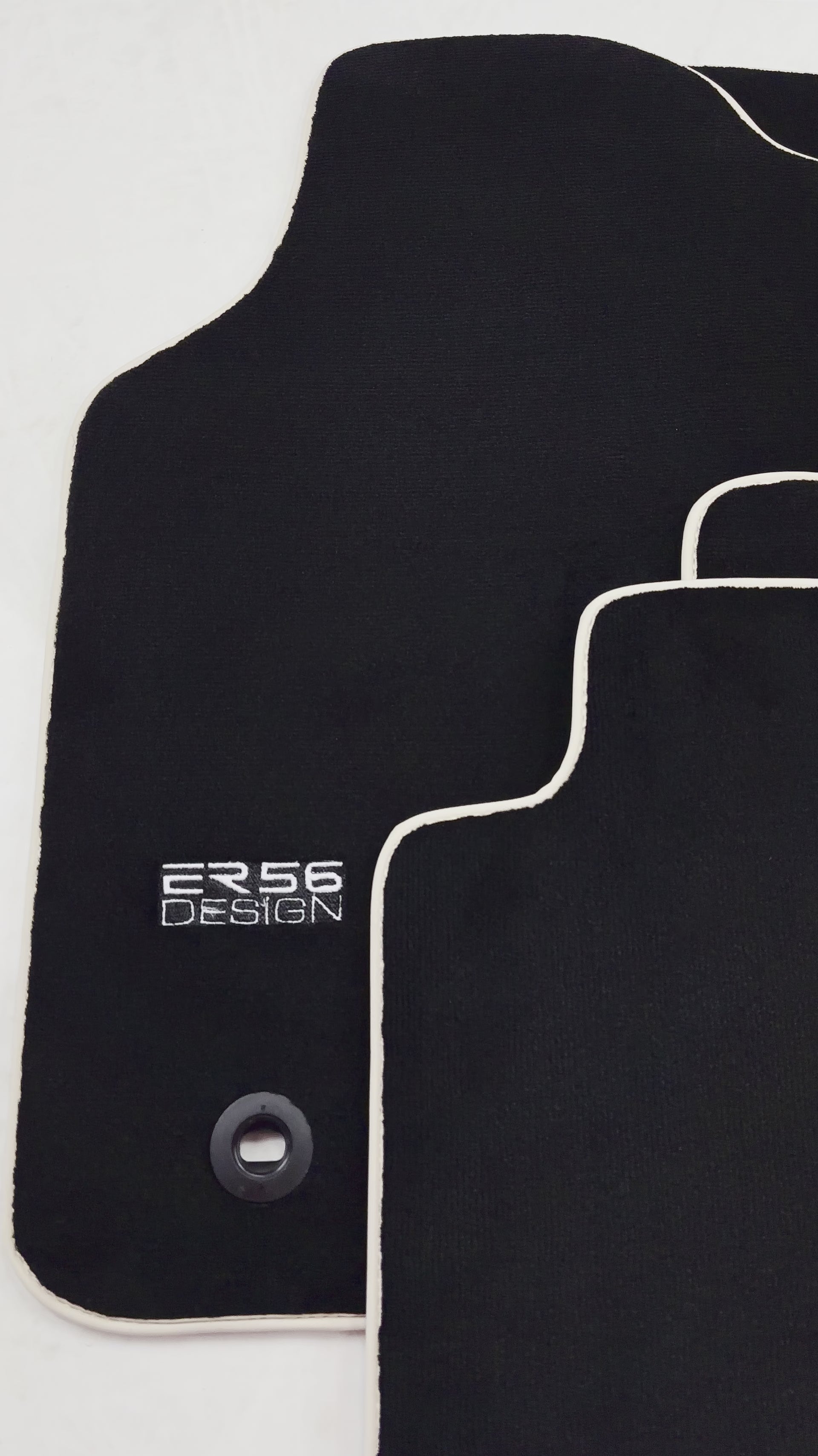 Black Floor Mats For Toyota Hilux (2005-2015) ER56 Design - ER56 Design