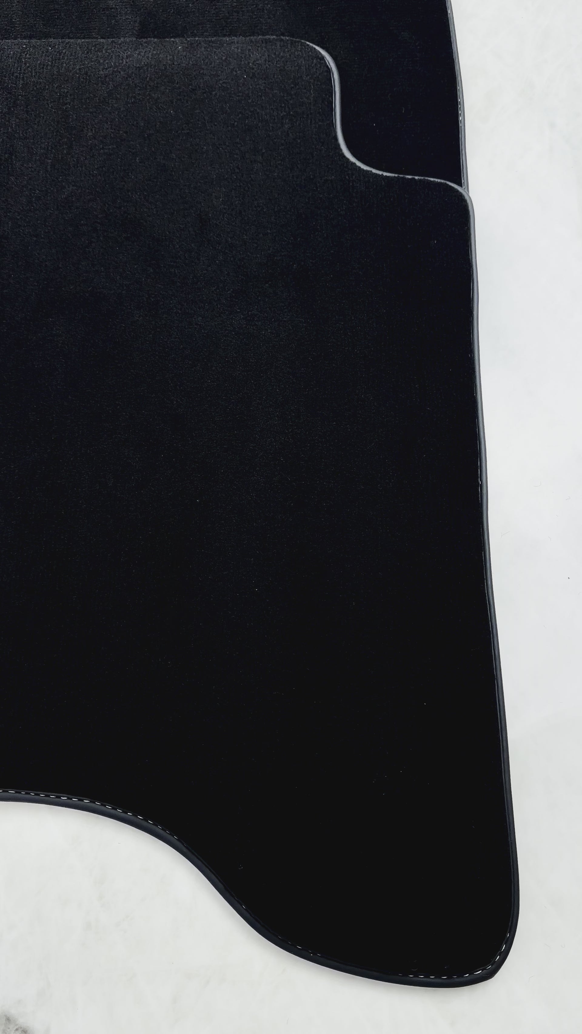 Mats de carro pretos para Toyota Land Cruiser 90 (1997-2003) - AutoWin