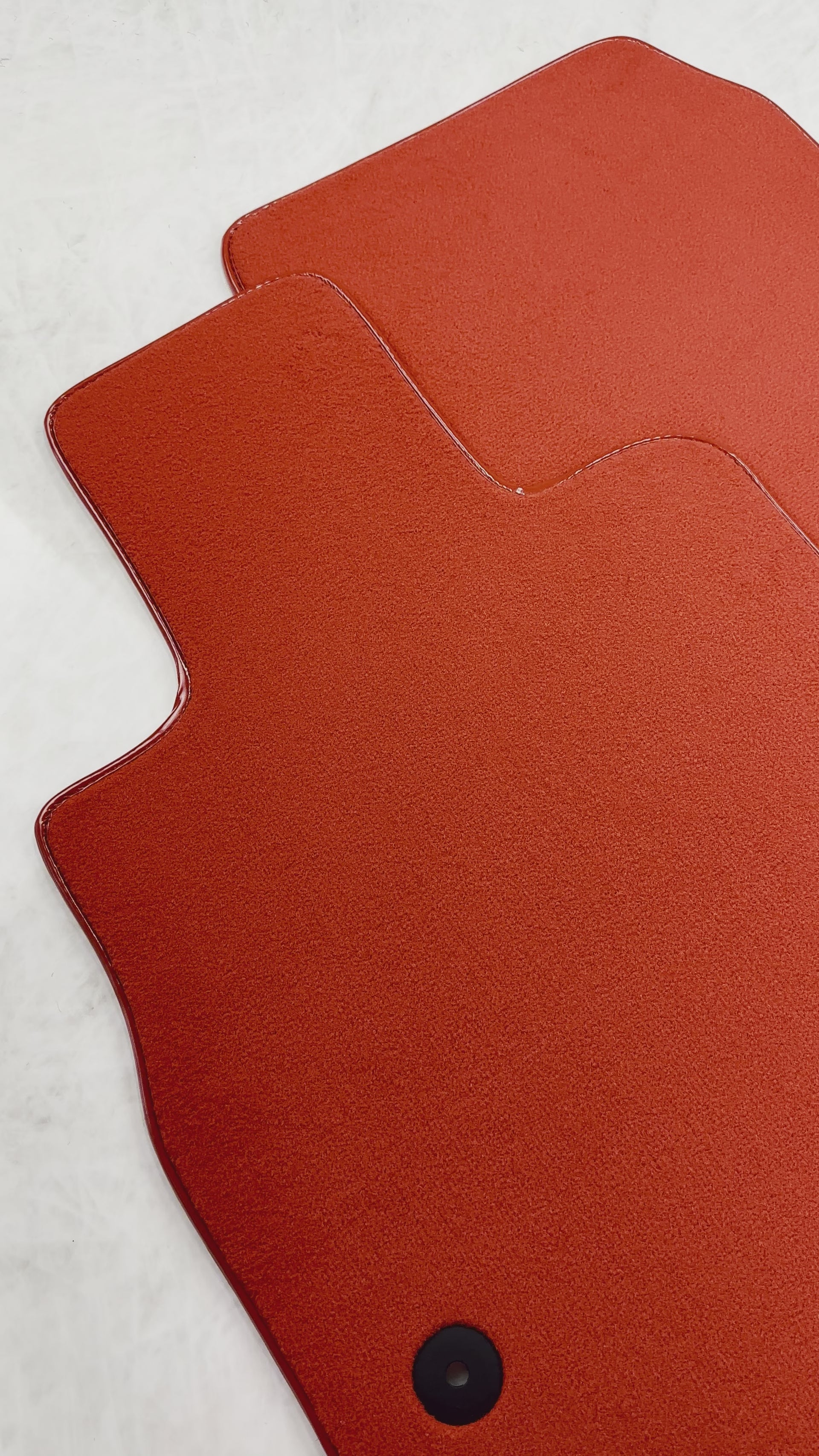 Mats Vermelhos para Carros Chevrolet Corvette C8 (2020-2024) - AutoWin