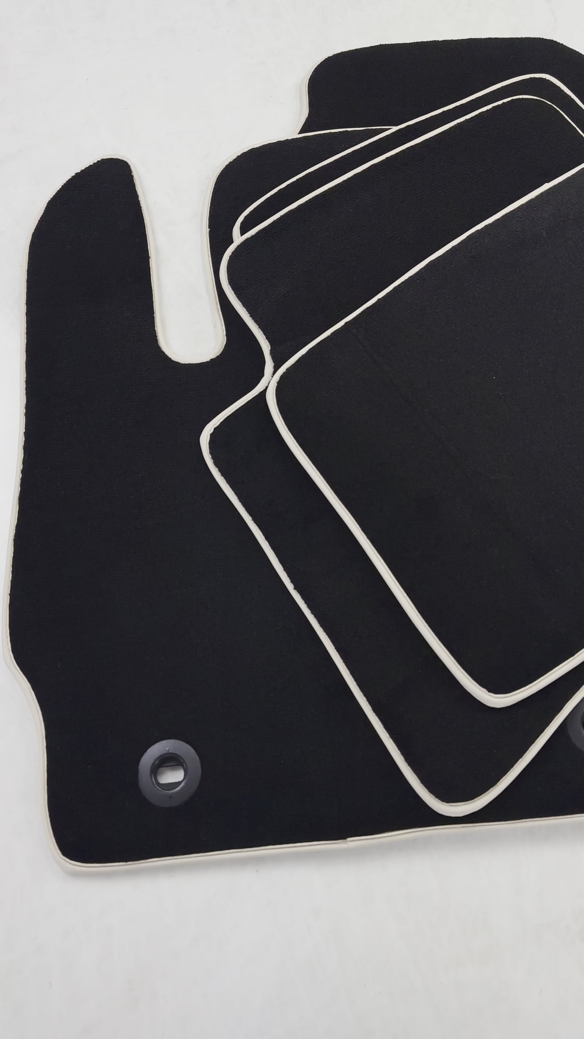 Mats de Carro Pretos para Toyota Corolla CR1 (2019) - AutoWin