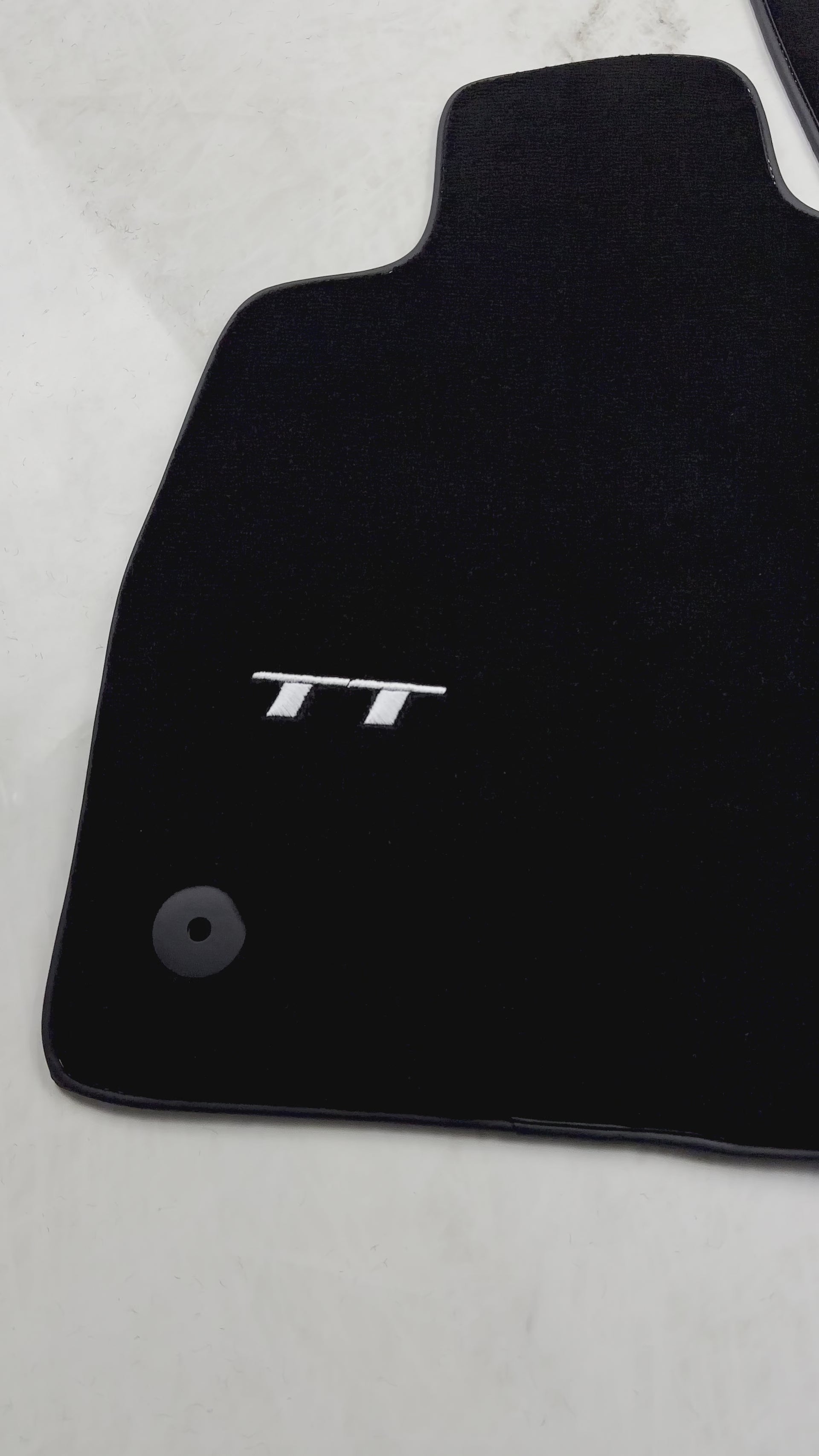 Tapetes de carro pretos para Audi TT MK1 Coupé (1998-2006) - AutoWin