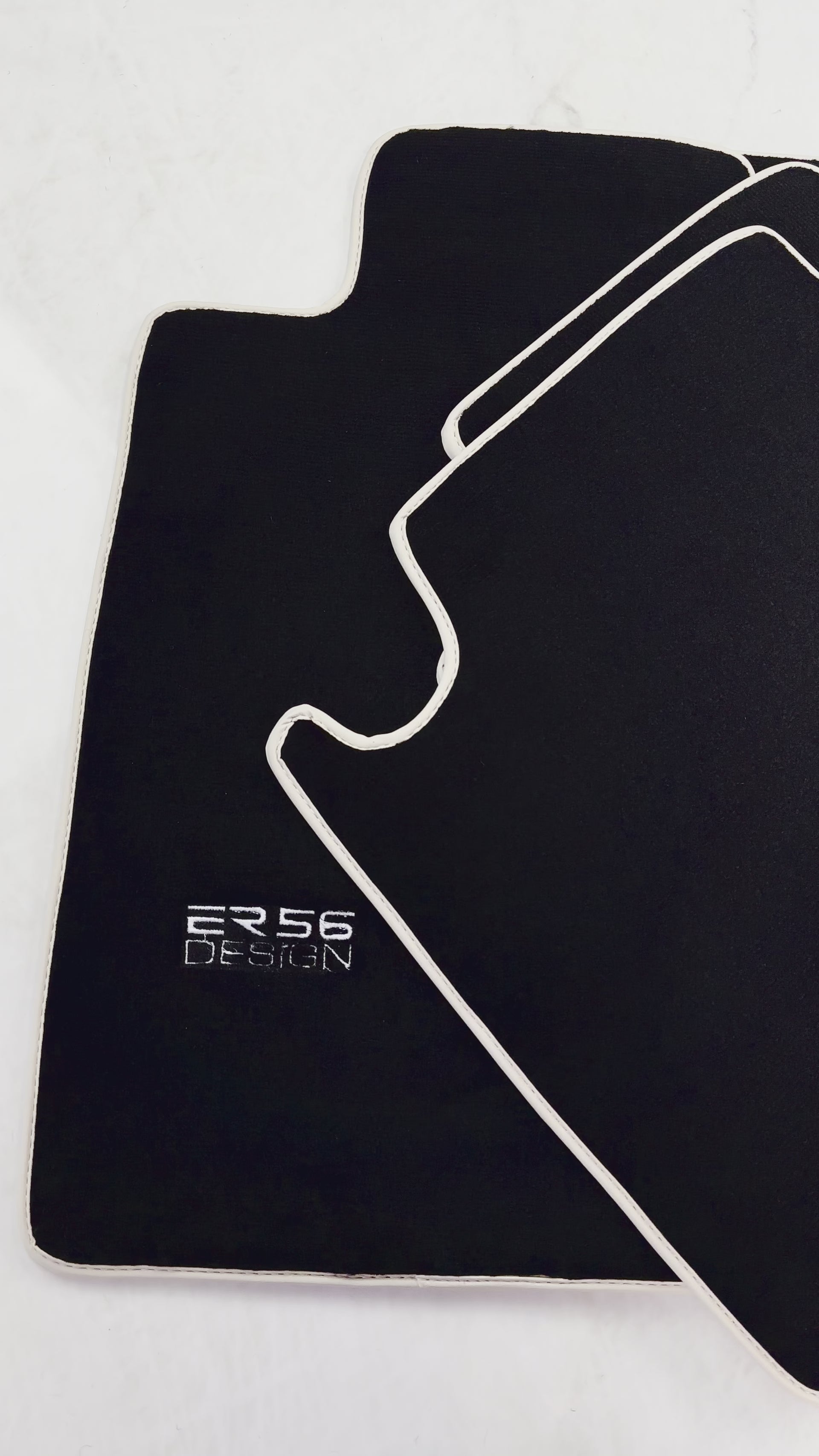 Tapetes de carro pretos para Toyota Land Cruiser 120 (2002-2009) acabamento bege | Design ER56 - ER56 Design