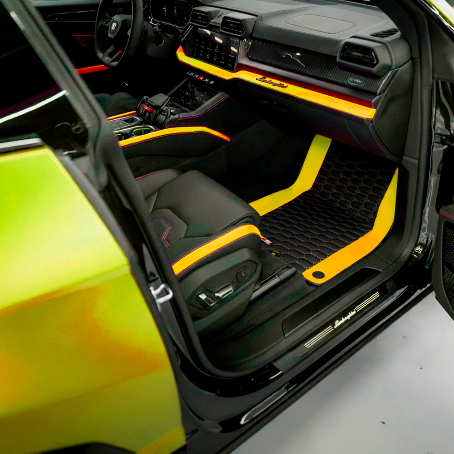 Tapetes de carro negros personalizáveis para Lamborghini Urus com couro amarelo