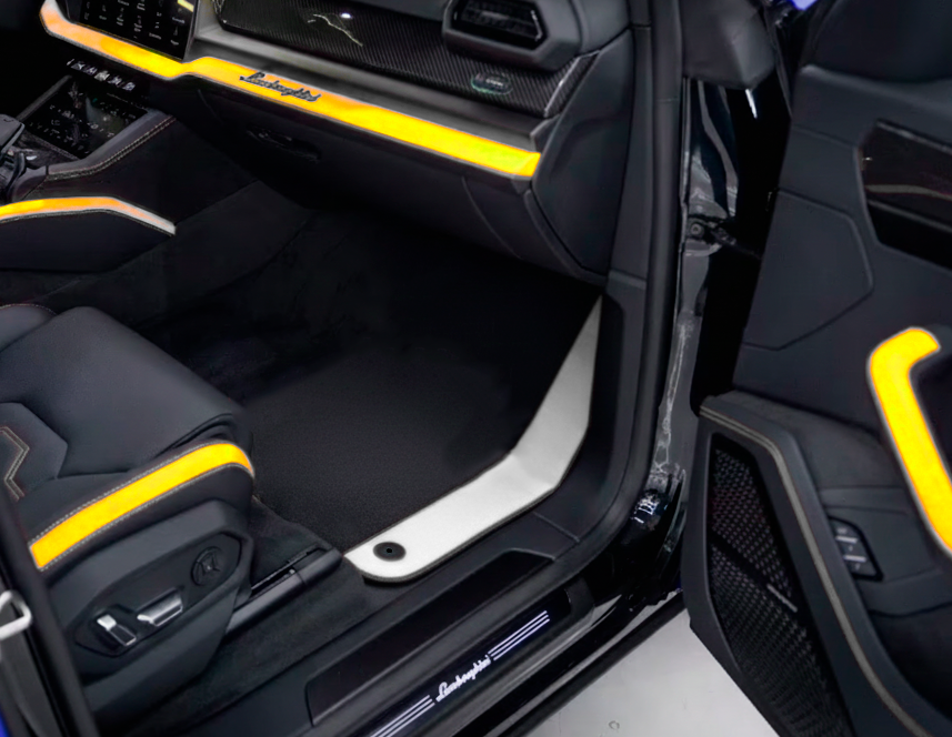 Tapetes de carro pretos personalizáveis para Lamborghini Urus com pele branca