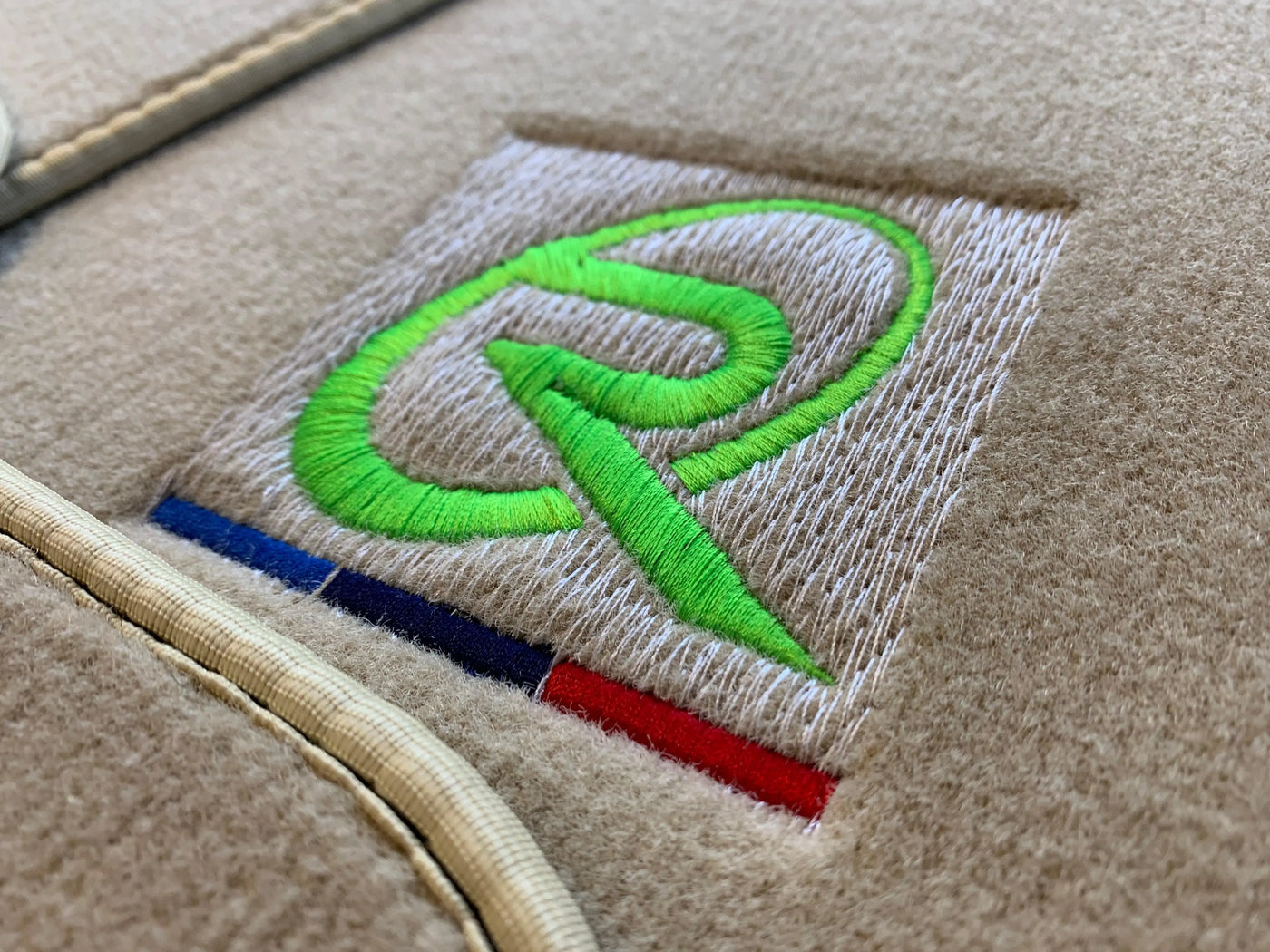 Beige Floor Mats For BMW M4 Series F82 ROVBUT Brand Tailored Set Perfect Fit Green SNIP Collection - AutoWin