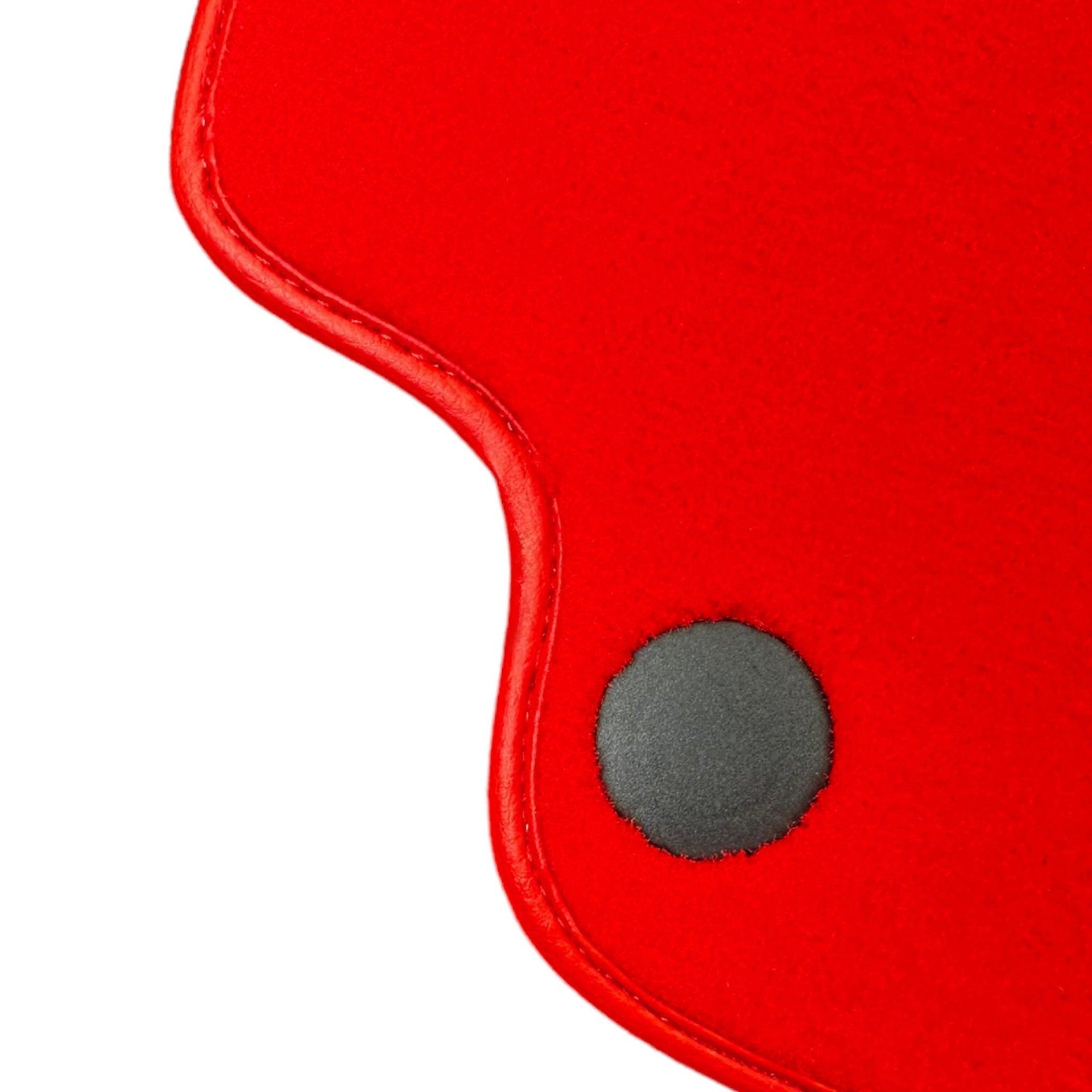 Red Floor Mats For Mercedes Benz C-Class S203 Estate (2001-2007) | Limited Edition - AutoWin
